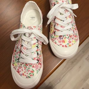 Floral Sneakers!